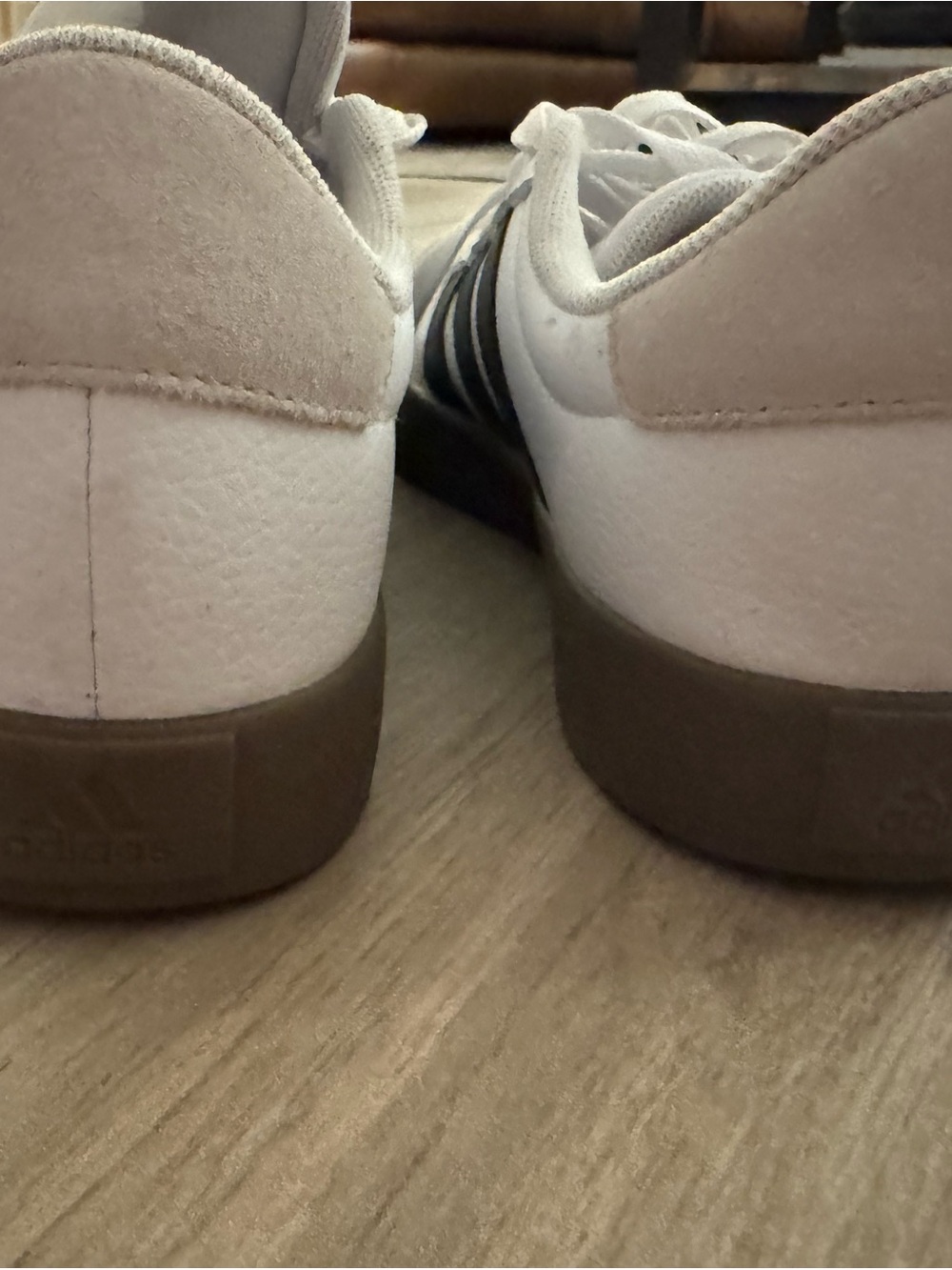 Adidas Women's White and Black Classic Sneaker. Size 8 - Picture 4 of 4